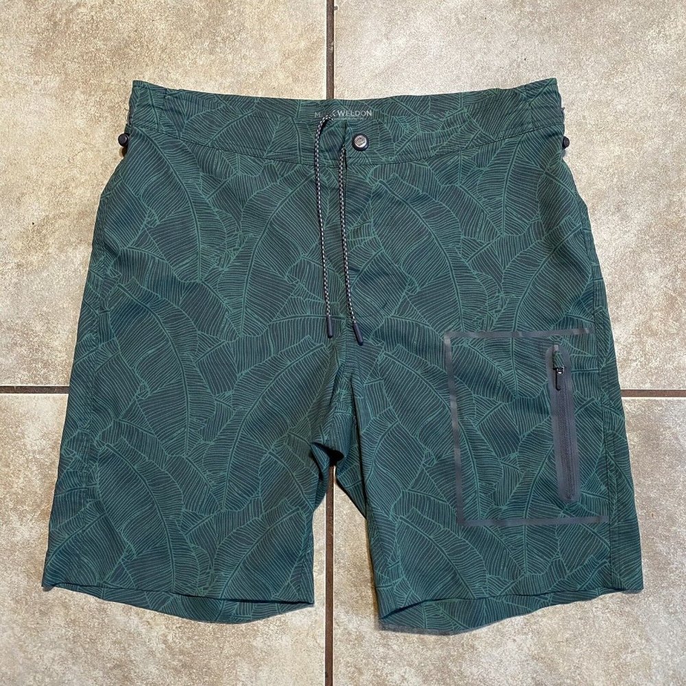 Mack Weldon Men’s Shorts Size Medium Palm Leaves Beach Drawstring Zipper Pockets